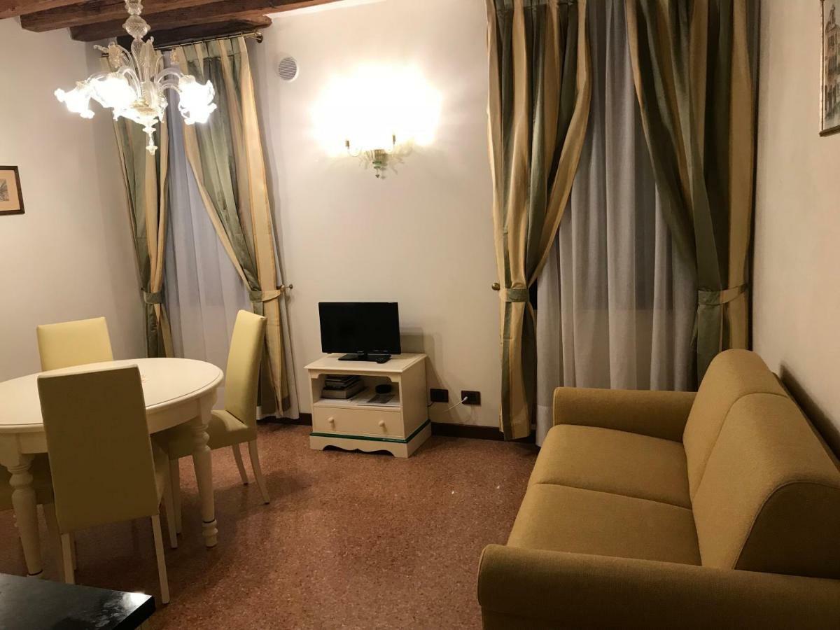 Classic Three Minutes From St Marc'S Square Apartamento Venecia Exterior foto