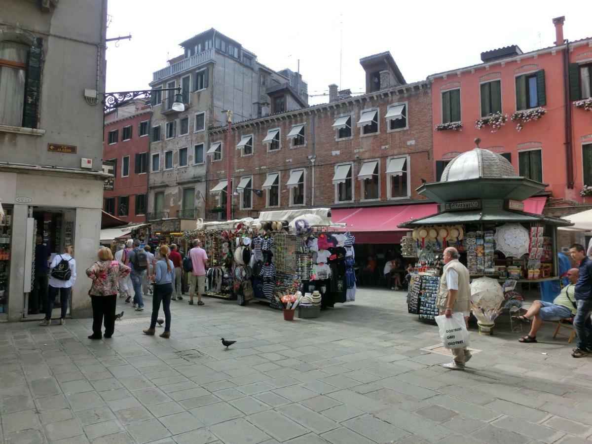 Classic Three Minutes From St Marc'S Square Apartamento Venecia Exterior foto